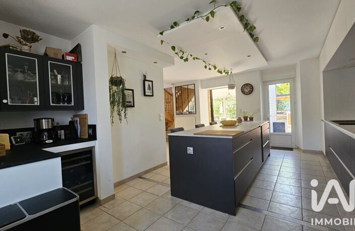 Vente Maison/villa 8 pièces — photo 2