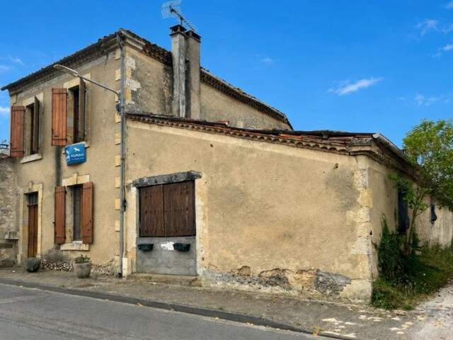 Maison en pierre de 6 pièces principales — photo du bien