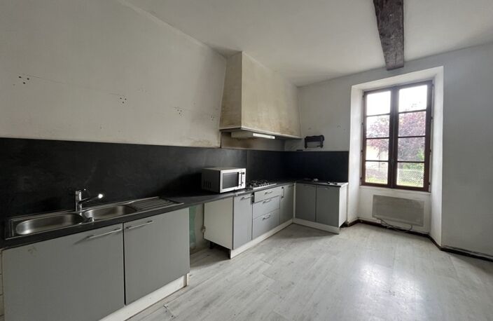 Maison en pierre de 6 pièces principales — photo 2
