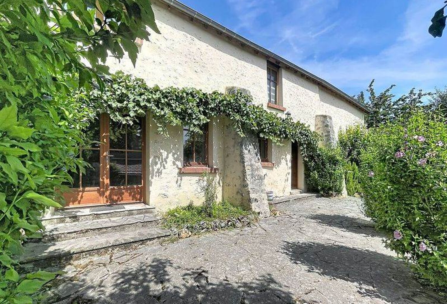 Maison en pierre de 6 pièces principales — photo 1