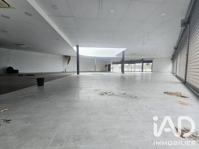 Vente Boutique/Local commercial 1 150 m&sup2; — photo 1
