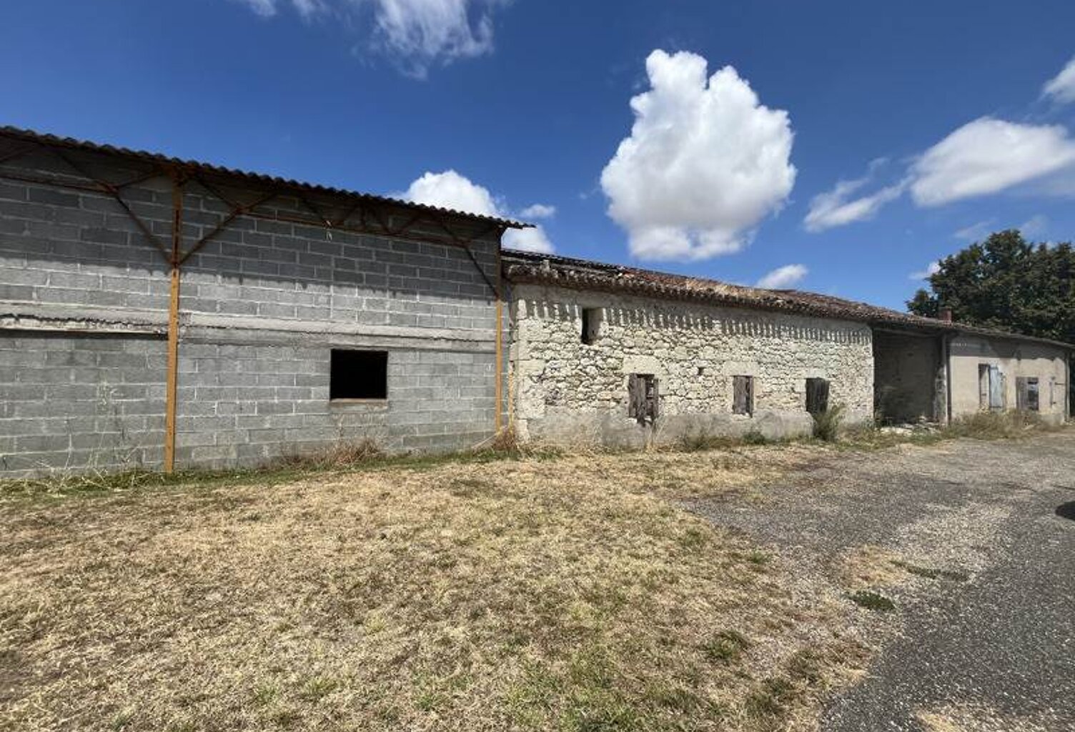 Ferme (tte) de 5 pièces principales — photo 1