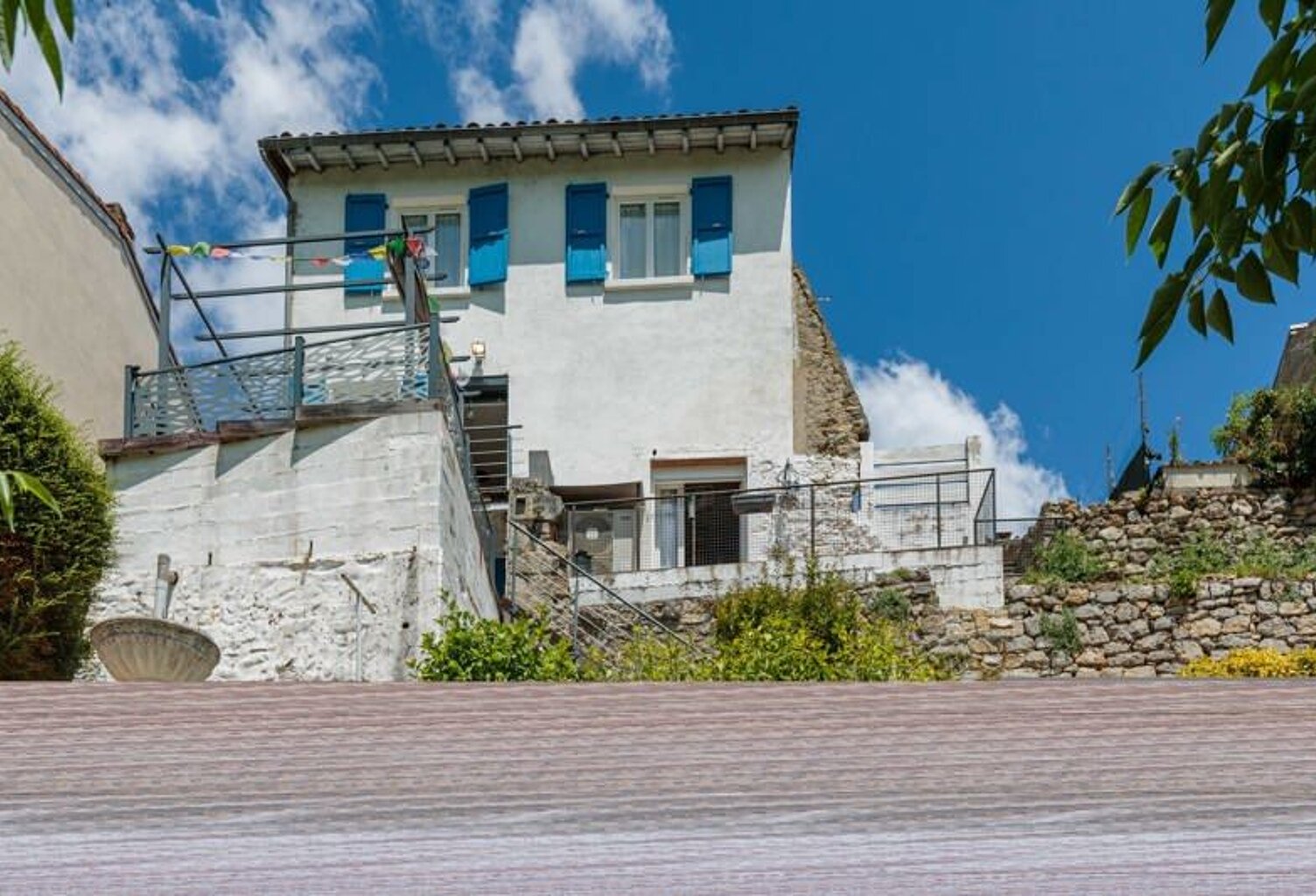 Maison en pierre de 5 pièces principales — photo 1