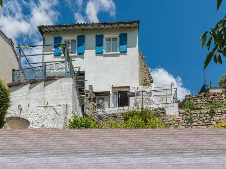 Maison en pierre de 5 pièces principales — photo 1