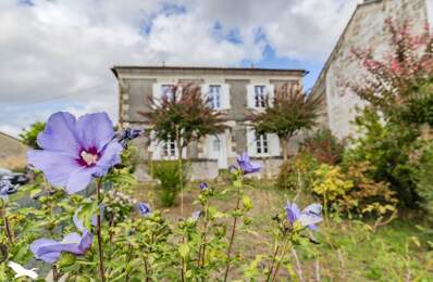 Maison en pierre de 4 pièces principales — photo du bien