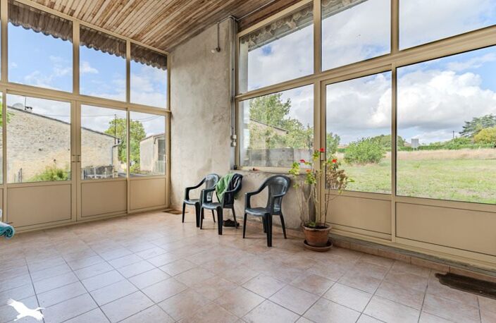 Maison en pierre de 4 pièces principales — photo 2