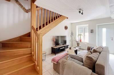 Maison en pierre de 3 pièces principales — photo du bien