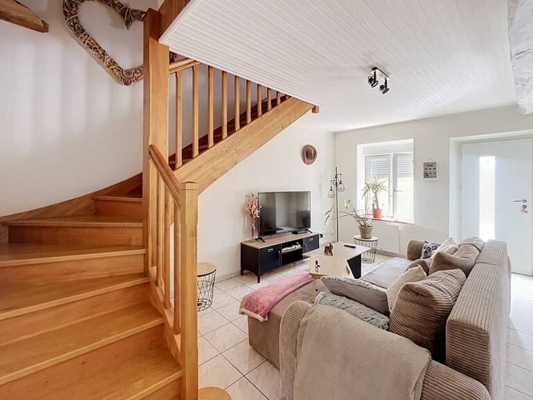 Maison en pierre de 3 pièces principales — photo 1