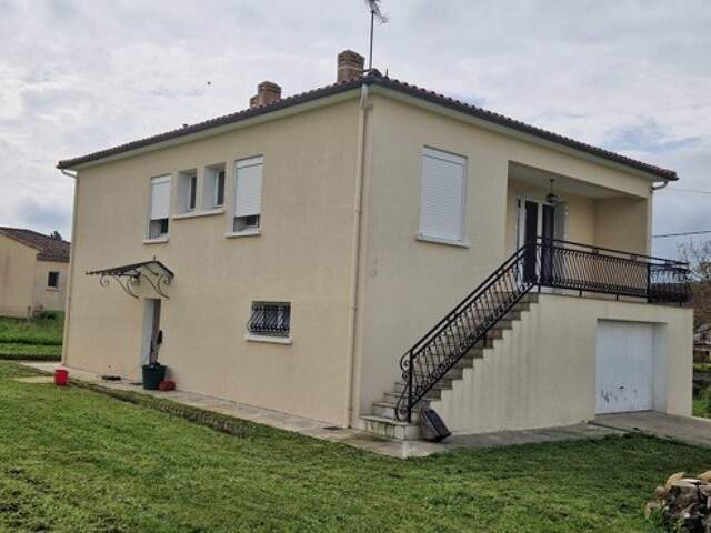 Maison de bourg de 6 pièces principales — photo du bien