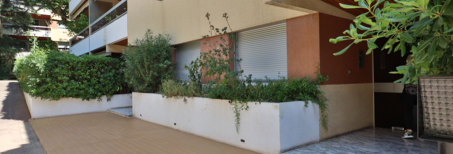 Appartement 3 Pièces 43 m² à louer à Marseille 8 (13008)