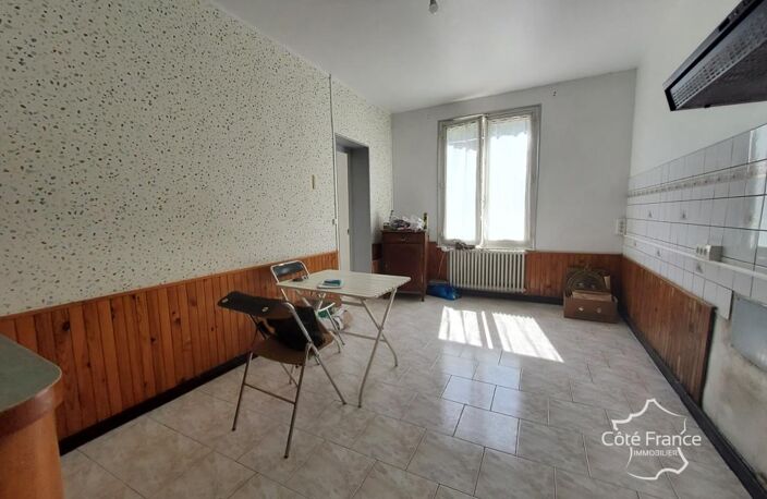 À vendre   Maison mitoyenne avec trois chambres et un  grand — photo 3