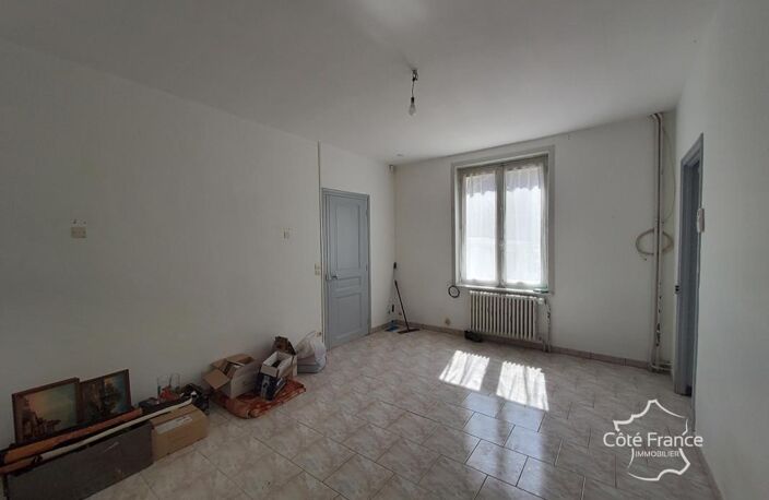À vendre   Maison mitoyenne avec trois chambres et un  grand — photo 4
