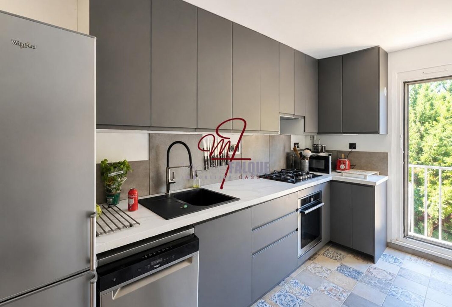 APT T4 — photo 1