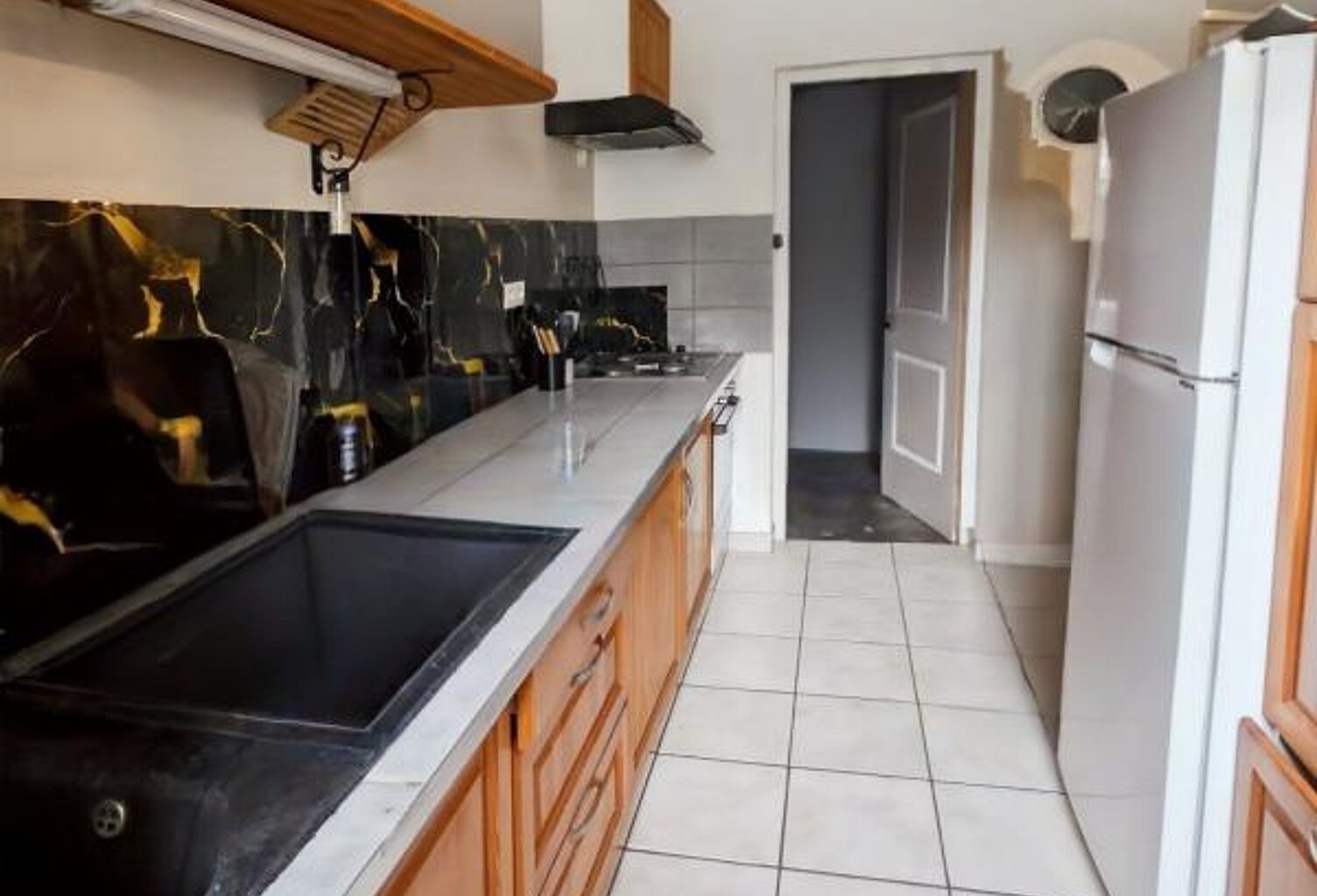 EXCLUSIVITÉ MANOSQUE – T3 VENDU LOUÉ – RENTABILITÉ NETTE 6,5% – PARKING — photo 1