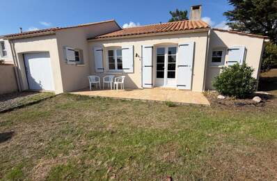 BREM SUR MER 85 A 2 PAS DES PLAGES DANS QUARTIER RESIDENTIEL VILLA PLAIN PIED AVEC GARAGE ET JARDIN CLOS — photo du bien