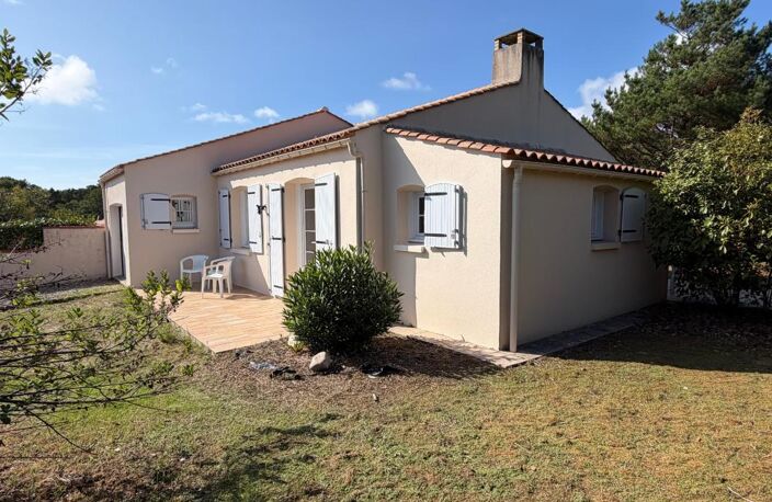 BREM SUR MER 85 A 2 PAS DES PLAGES DANS QUARTIER RESIDENTIEL VILLA PLAIN PIED AVEC GARAGE ET JARDIN CLOS — photo 2
