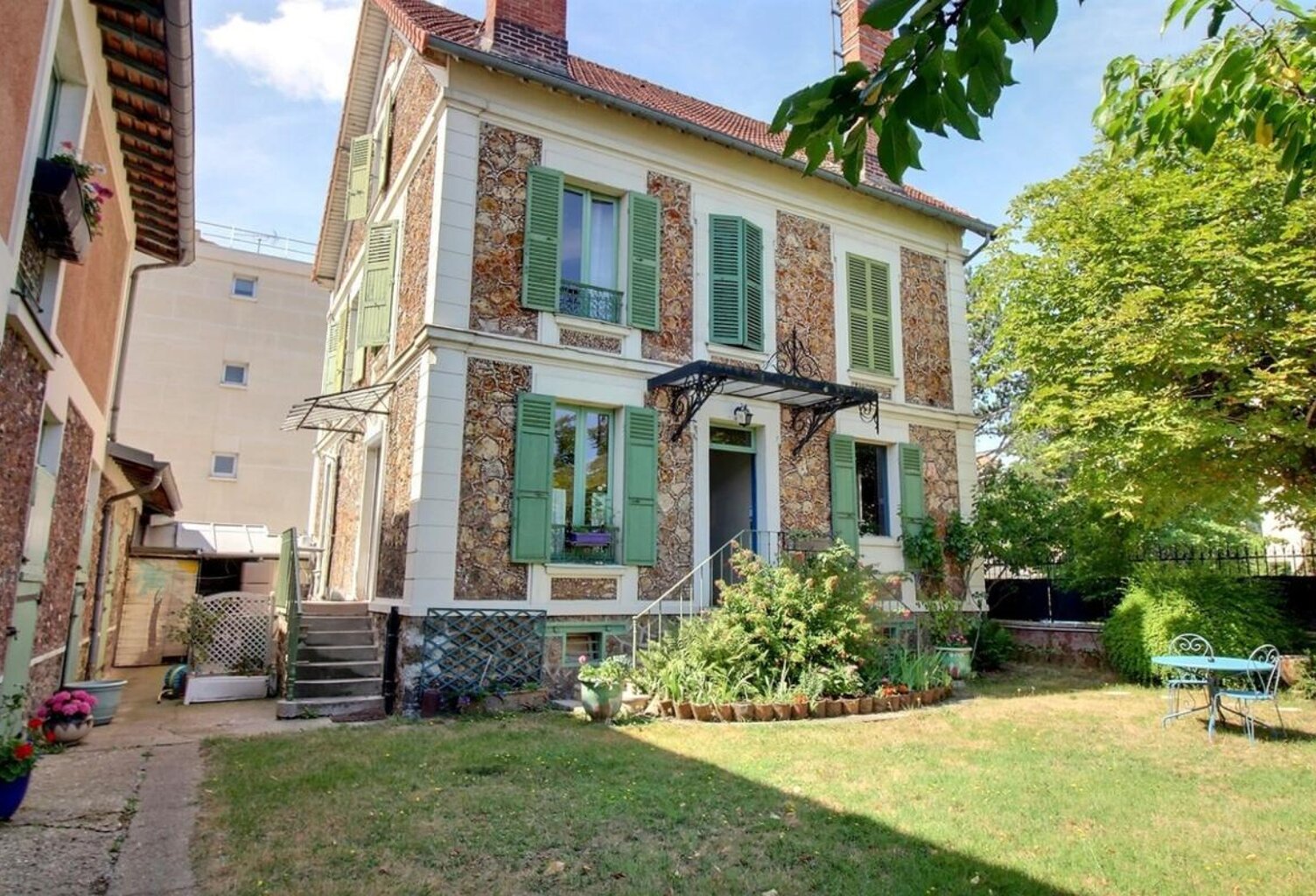 Maison 7 pièces avec jardin et dépendances à vendre à MAISONS LAFFITTE (78) — photo 1