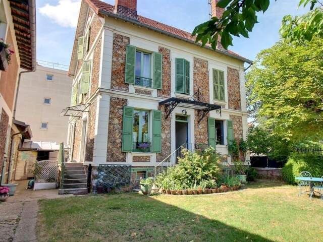 Maison 7 pièces avec jardin et dépendances à vendre à MAISONS LAFFITTE (78) — photo du bien