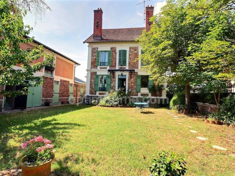 Maison 7 pièces avec jardin et dépendances à vendre à MAISONS LAFFITTE (78) — photo 1