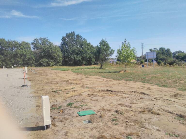 Terrain à bâtir à Pontenx-les-Forges (40200) — photo 1
