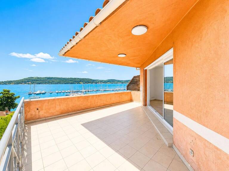 Opportunité unique : appartement de standing avec terrasse et jardin en bord d'étang à Saint-Chamas ! — photo 1