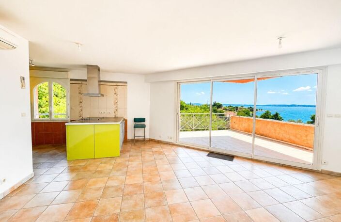 Opportunité unique : appartement de standing avec terrasse et jardin en bord d'étang à Saint-Chamas ! — photo 2