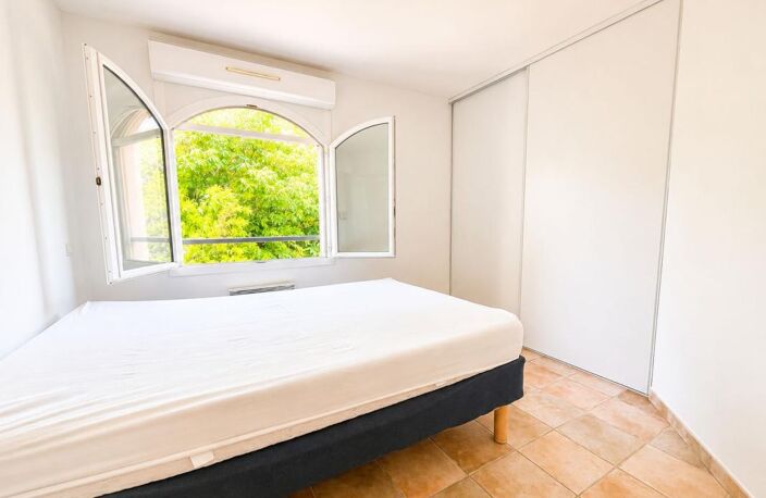 Opportunité unique : appartement de standing avec terrasse et jardin en bord d'étang à Saint-Chamas ! — photo 4