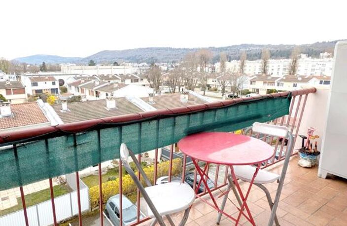 T2 / T3 avec balcon  - proximité stade de Rugby d'Oyonnax — photo 3