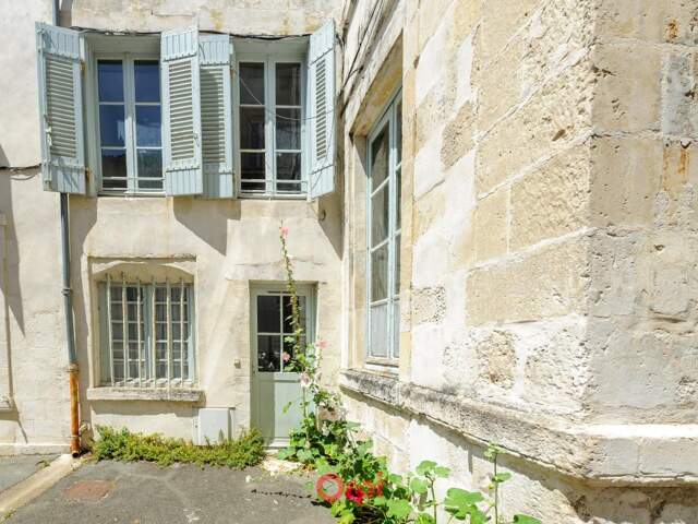 Duplex de charme avec cour privative et 2 chambres — photo du bien