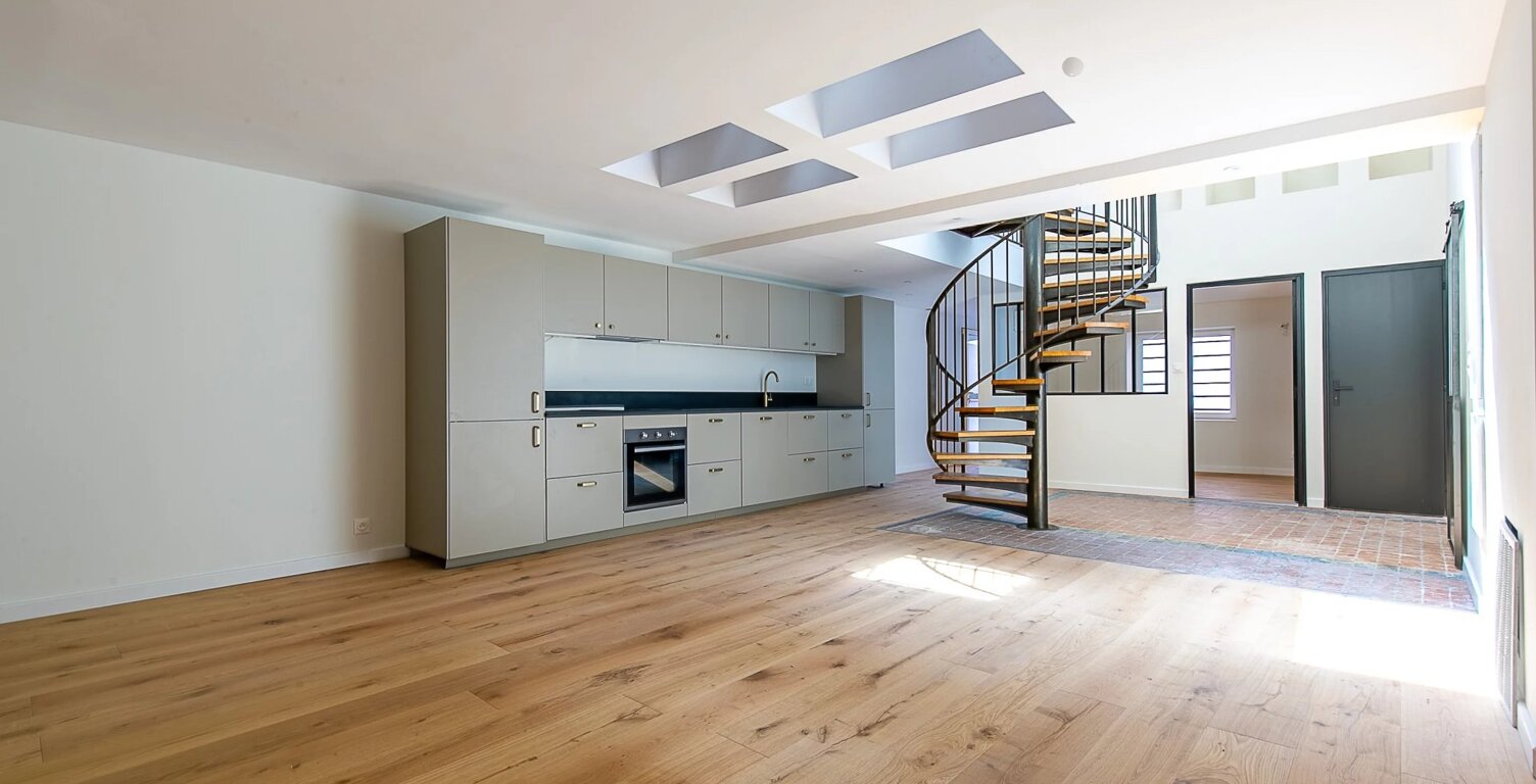 Marseille 7ème - Vieux port - Magnifique duplex de 102 m² entièr — photo 1