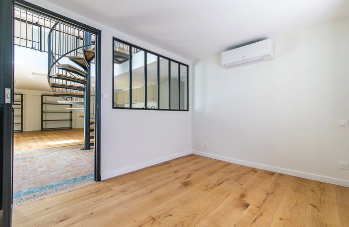 Marseille 7ème - Vieux port - Magnifique duplex de 102 m² entièr — photo 5