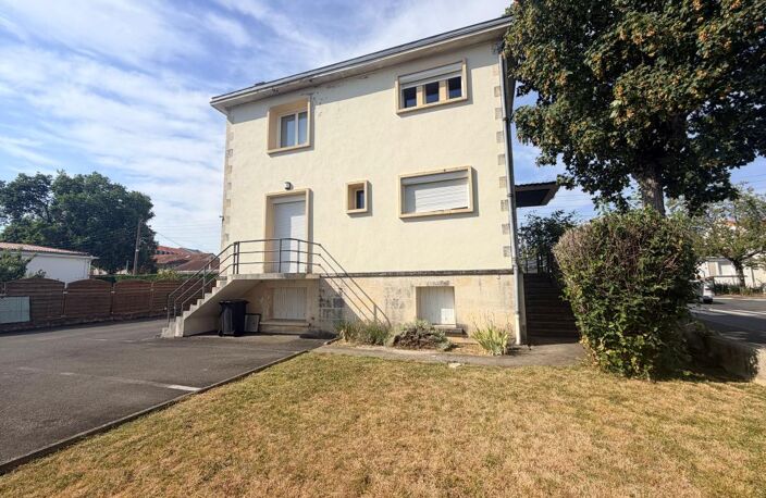 Maison de caractère à réinventer – Plus de 180 m² – Quartier recherché de Saintes — photo 3