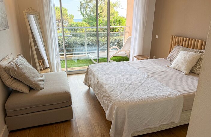 AJACCIO (20), appartement T2, proche plage au sein d'une résidence standing, avec piscine et parking — photo 4