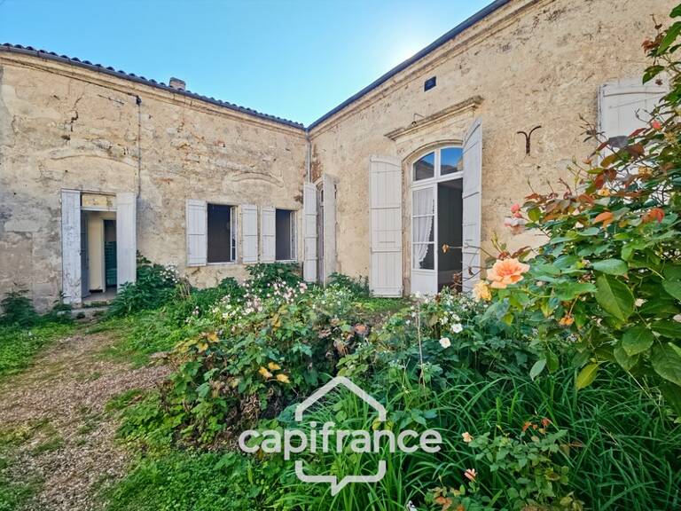 Propriété de caractère au cœur de Layrac 275m² habitable, Garage, jardin et terrain — photo 1