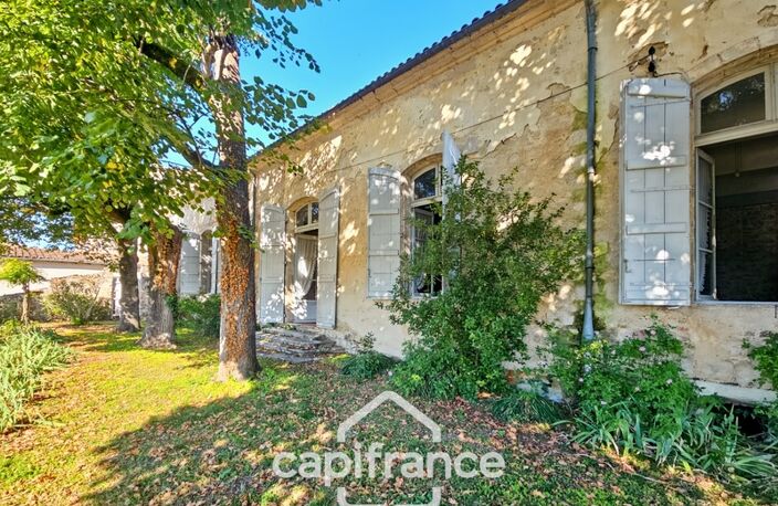 Propriété de caractère au cœur de Layrac 275m² habitable, Garage, jardin et terrain — photo 2