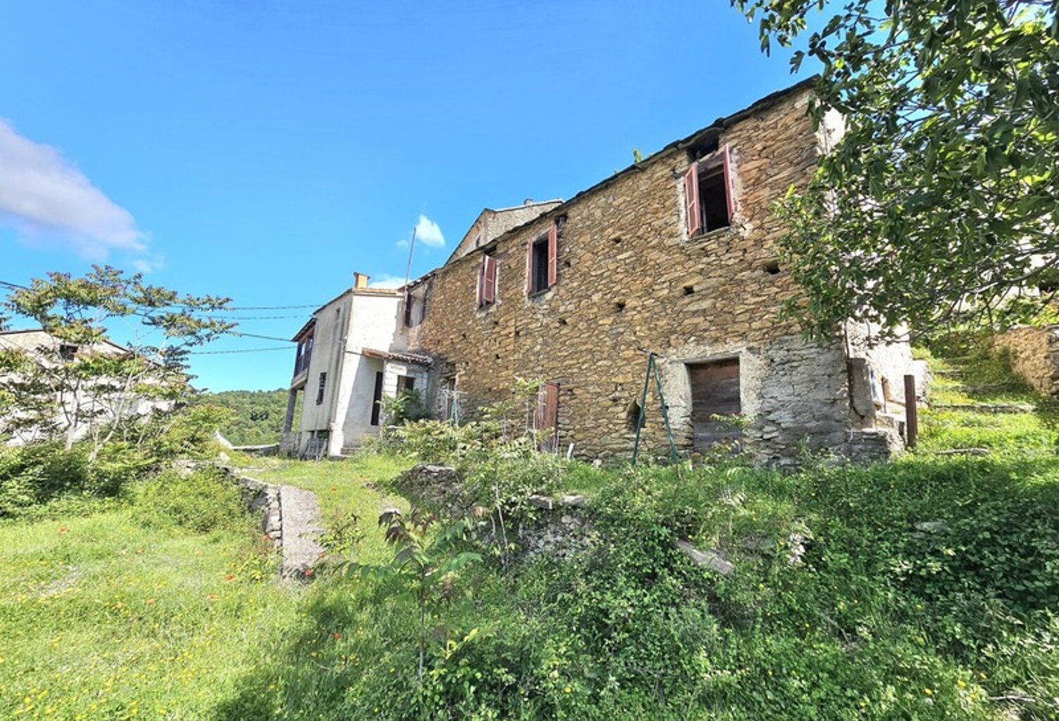 Deux maisons de village en pierre, 150 m2 à rénover avec jardin et caves aménageables à SAN LORENZO, HAUTE CORSE (20) — photo 1