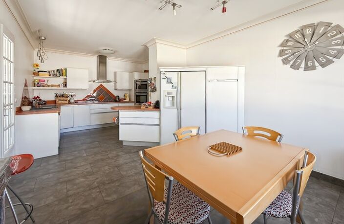 Dept de la Vienne (86) Maison contemporaine de 160 m² – Quartier recherché à l'est de la ville — photo 5