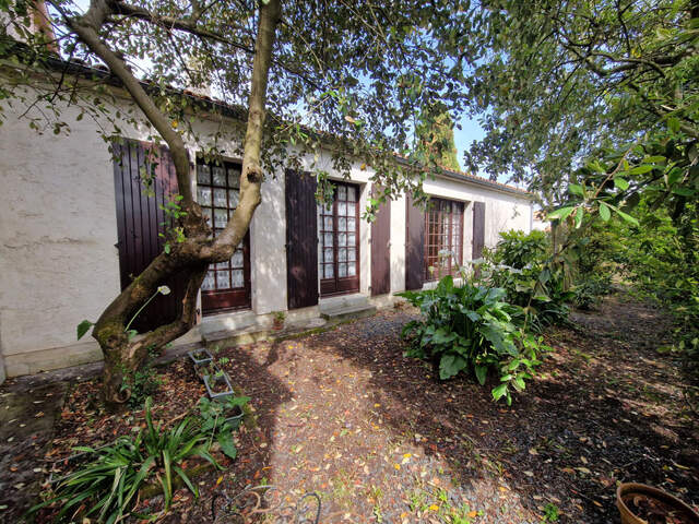 Dpt Charente Maritime (17), à vendre CHATELAILLON proche, maison 103 m² habitales, 3 chambres, bureau et garage — photo du bien