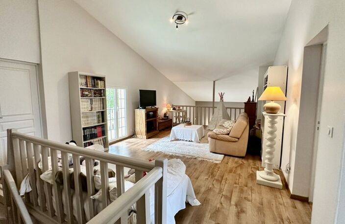 Maison à vendre 7 pièces MARTIGNAS SUR JALLE (33) — photo 4