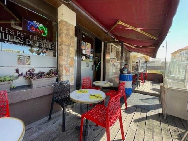 Bar - Brasserie - PMU à vendre SAINT LAURENT DU VAR (06) — photo du bien