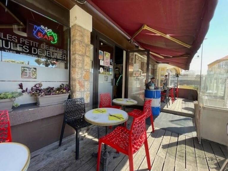 Bar - Brasserie - PMU à vendre SAINT LAURENT DU VAR (06) — photo 1
