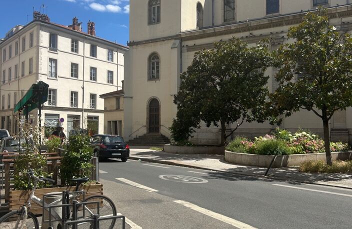 À VENDRE –  Exclusivité - MURS COMMERCIAUX –  Lyon 7ème 49 M2 — photo 3