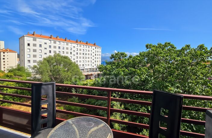 AJACCIO (20), appartement T4, proche centre ville, au sein d'une résidence avec parking, vue dégagée, cave — photo 5