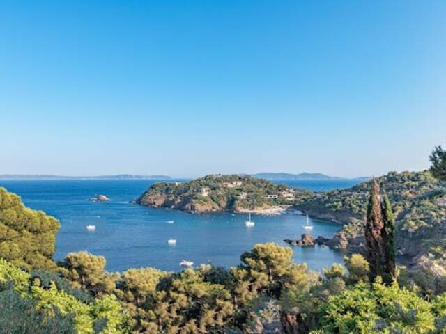LE POULDU TERRAIN À BÂTIR DE 852m² À PROXIMITÉ DES COMMERCES A PIEDS 800M DE LA PLAGE — photo du bien