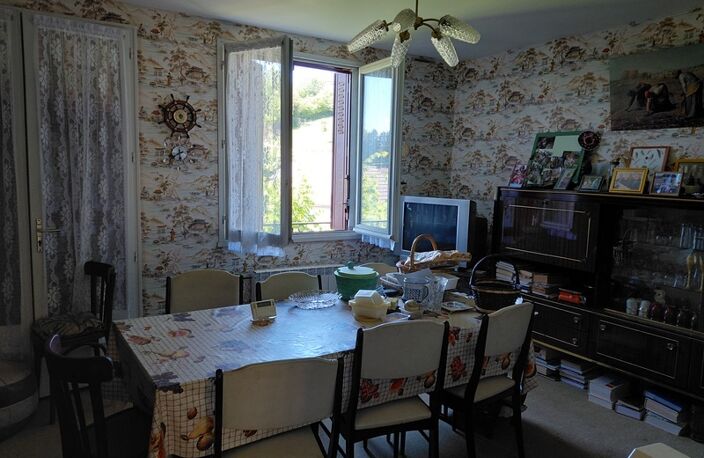 Maison familiale avec jardin et garage  Montsalvy (15120) — photo 4