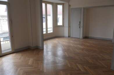 Appartement 5 pièces 770 €