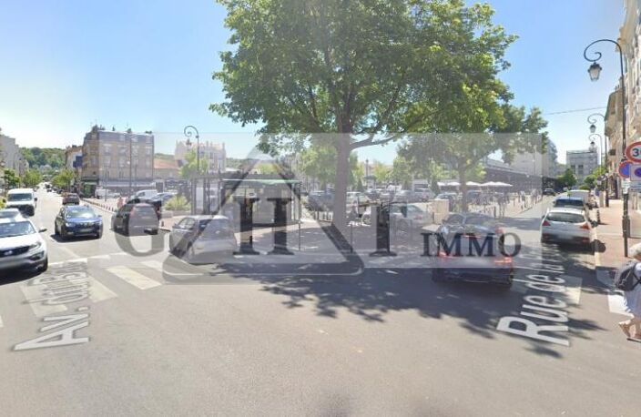 A LOUER LOCAL COMMERCIAL SAINT MAUR DES FOSSES — photo 3