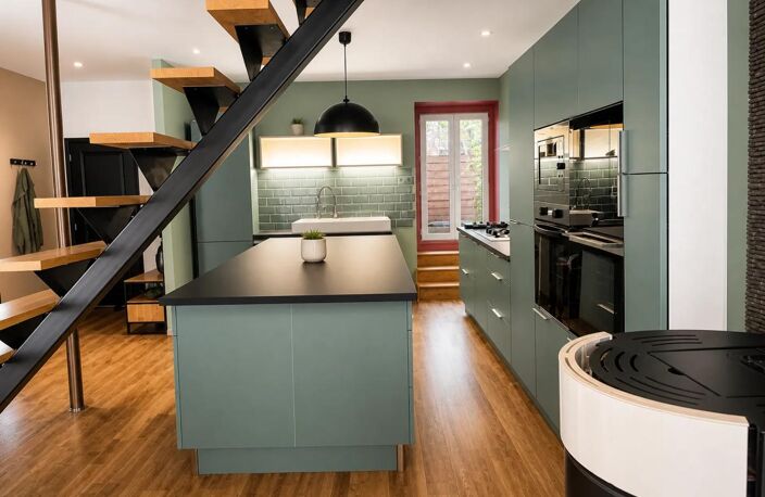 Immeuble rénové 250 m² situé à Ardes — photo 4