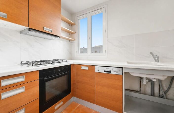 RARE - Appartement de 3 pièces de 75 m² au cœur du 11 eme (Voltaire) en étage élevé avec ascenseur — photo 2