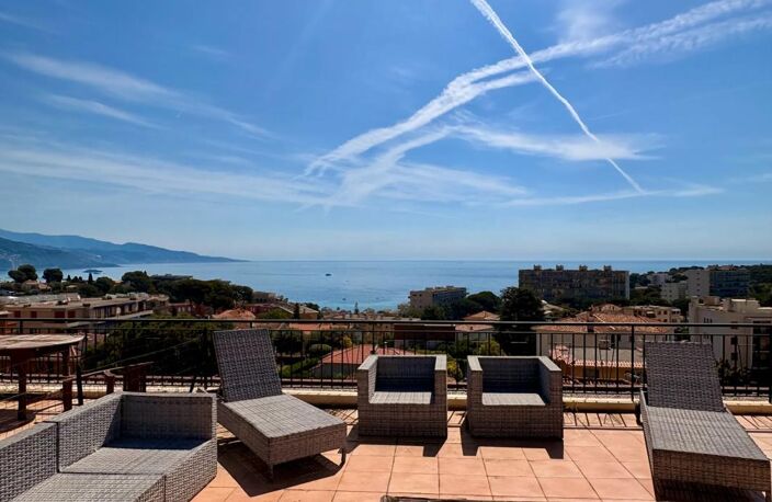 Superbe 2 pièces, loggia, toit terrasse, parking, vue mer — photo 2